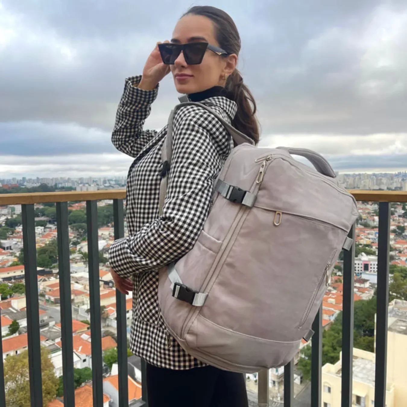 Mochila de Viagem 40L Impermeável Feminina - TravelMax™